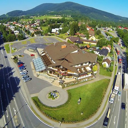 Hotel Eroplan Rožnov pod Radhoštěm المظهر الخارجي الصورة