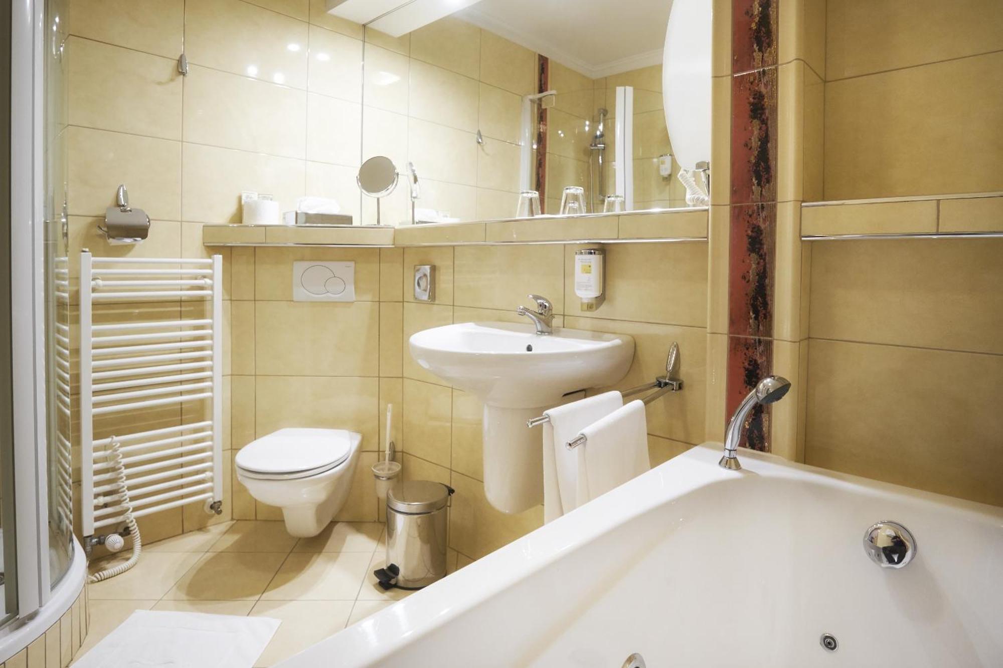 Hotel Eroplan Rožnov pod Radhoštěm المظهر الخارجي الصورة