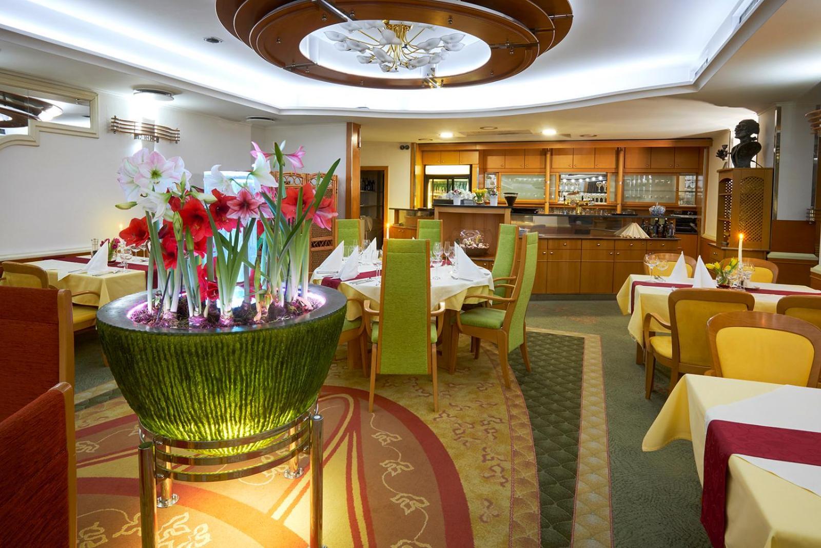 Hotel Eroplan Rožnov pod Radhoštěm المظهر الخارجي الصورة