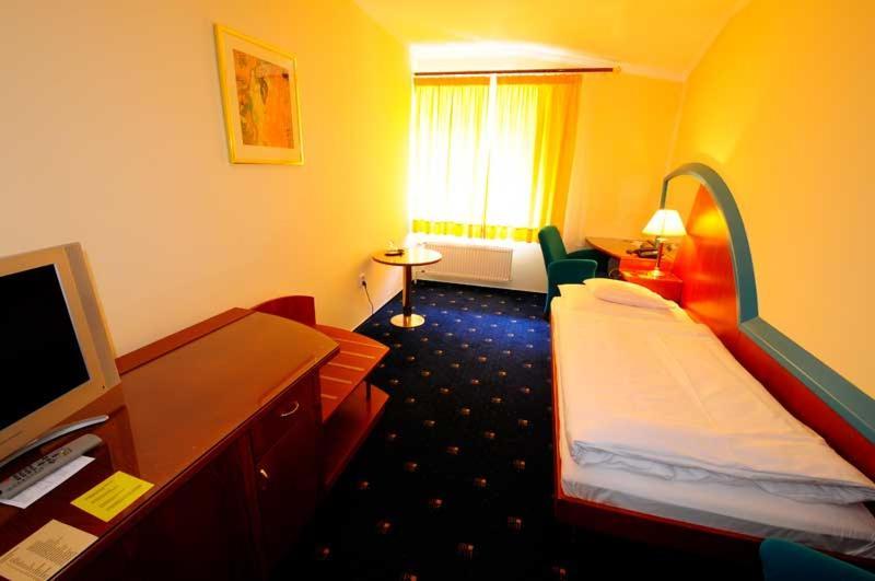 Hotel Eroplan Rožnov pod Radhoštěm المظهر الخارجي الصورة